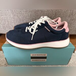 Women’s Toms Wyndon retro-style Sneaker; size 10; Worn once